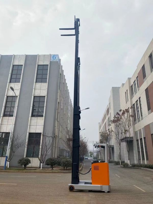 RatedLoad Capacity 2000kg Forward Moving Forklift Lifting Height 10000mm Fork Length 1070mm
