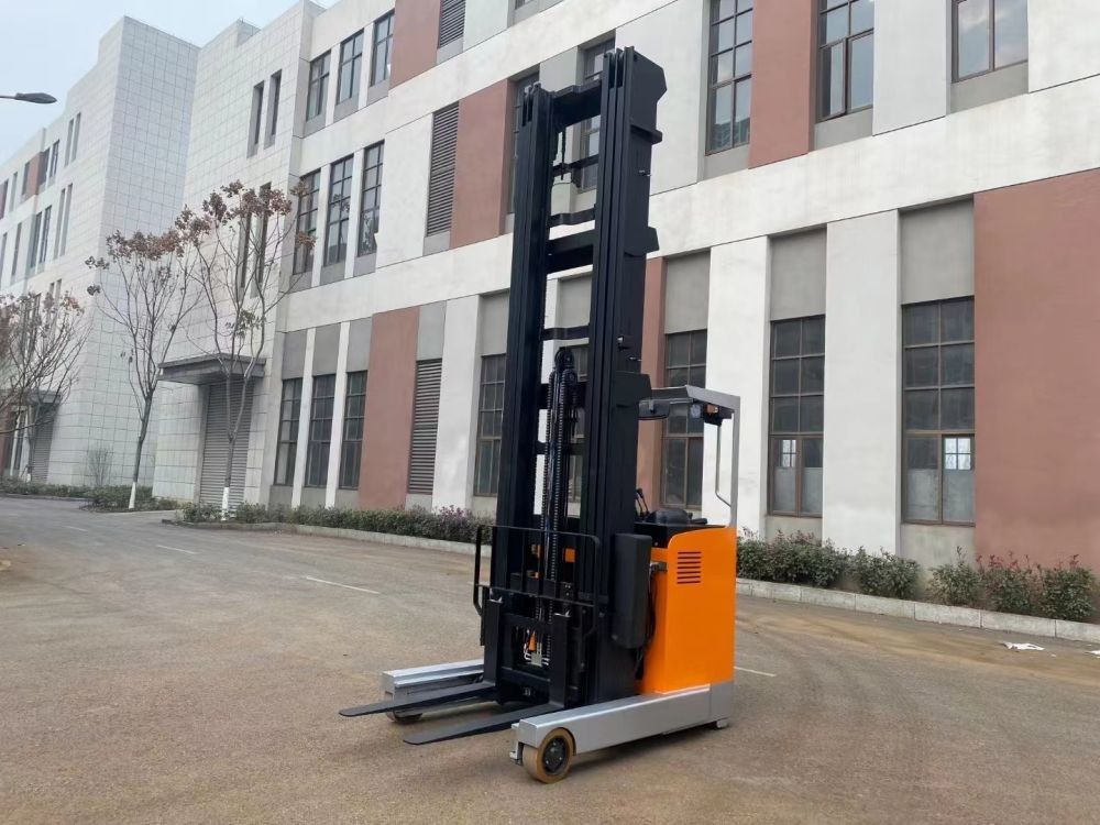 RatedLoad Capacity 2000kg Forward Moving Forklift Lifting Height 10000mm Fork Length 1070mm