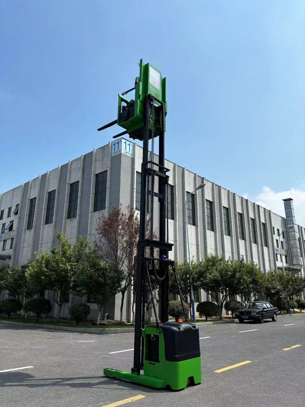 Capacity 600 KG Electric Order Picking Forklift Cart Capacity 600 KGS Use For Distribution Centers