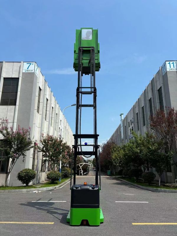Capacity 600 KG Electric Order Picking Forklift Cart Capacity 600 KGS Use For Distribution Centers