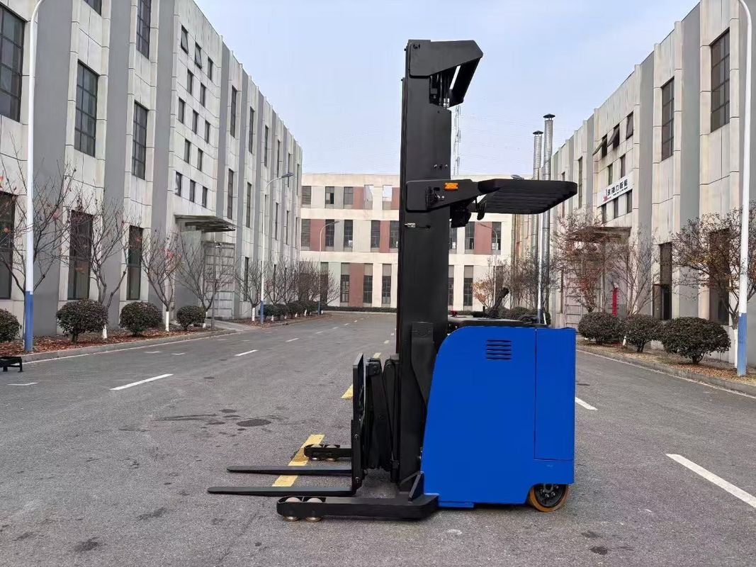 Double Forward Reach Electric Forklift  Lifting Height 7 Meters