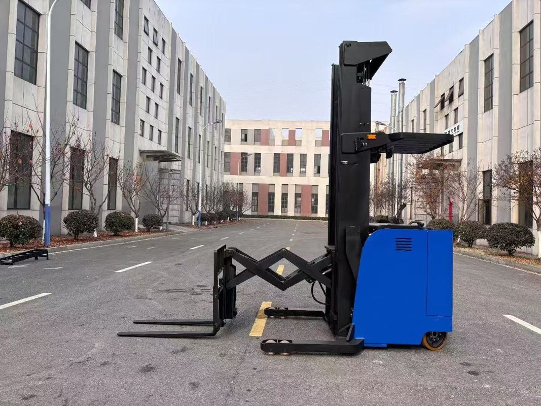 Narrow Aisle Reach Forklift 1.5 Ton 1500 kg  Height 7000 mm Lead Battery 48V300AH