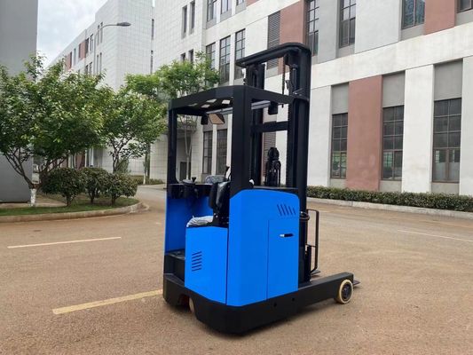 Electric Reach Truck Vehicle Move Forward Forklift Truck Carrying Capacity 2000 KGS Lifting Height 6500  Mm